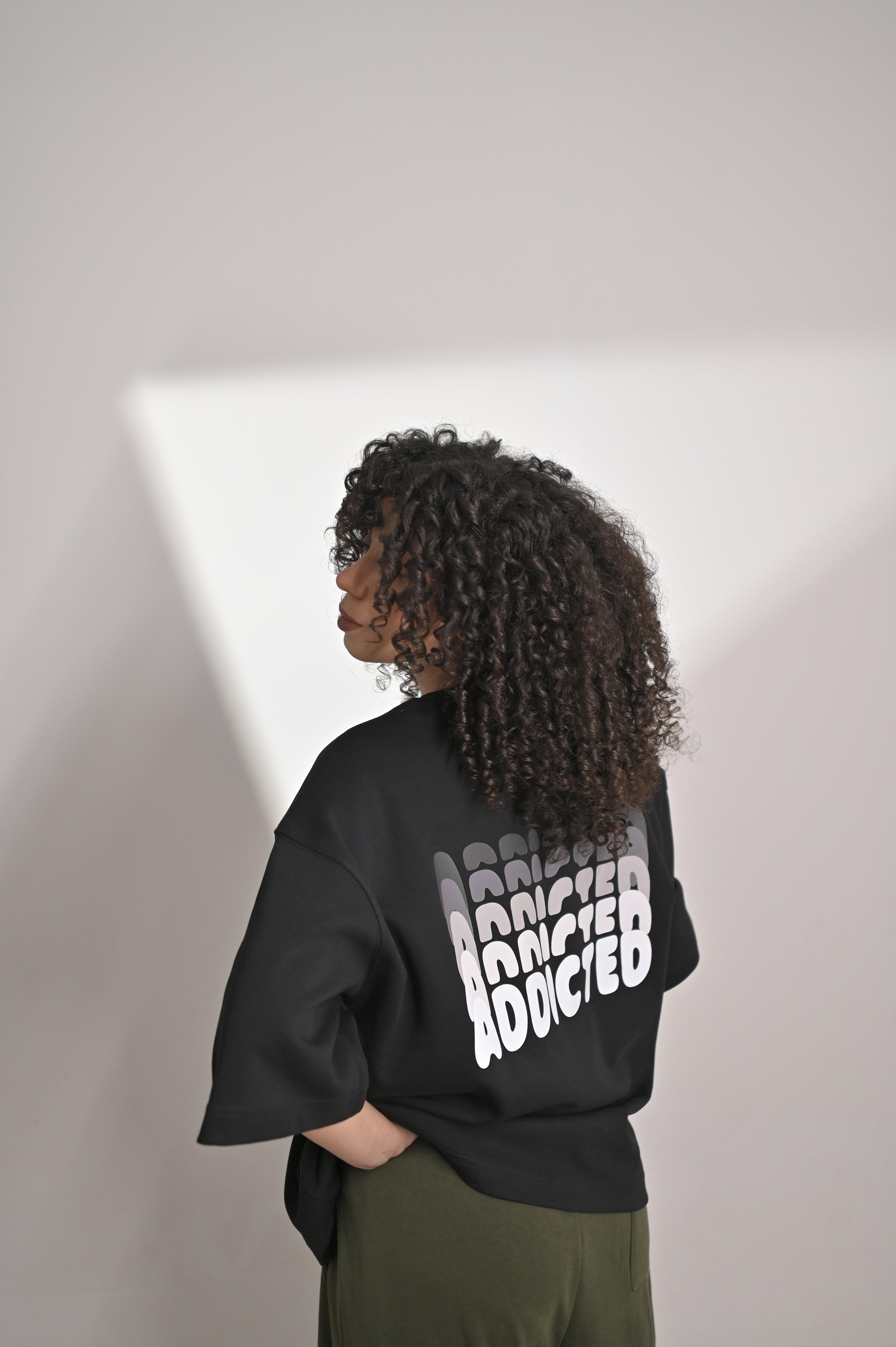 Boxy fit Black Tee - Addicted Graphic