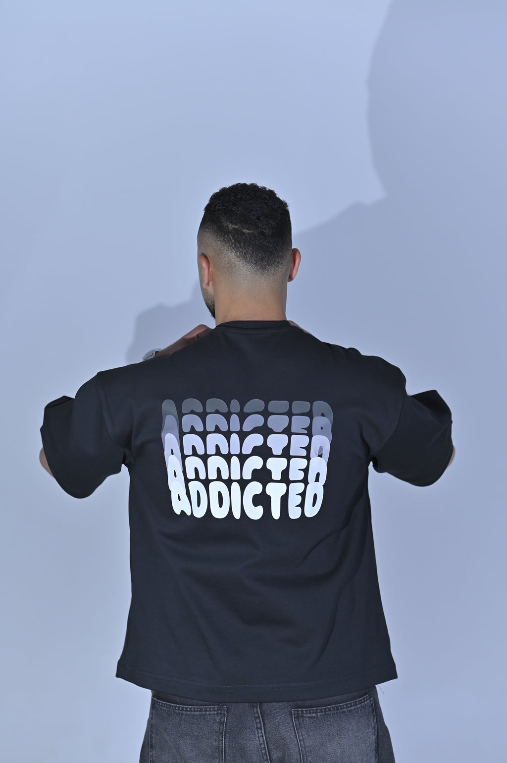 Boxy fit Black Tee - Addicted Graphic