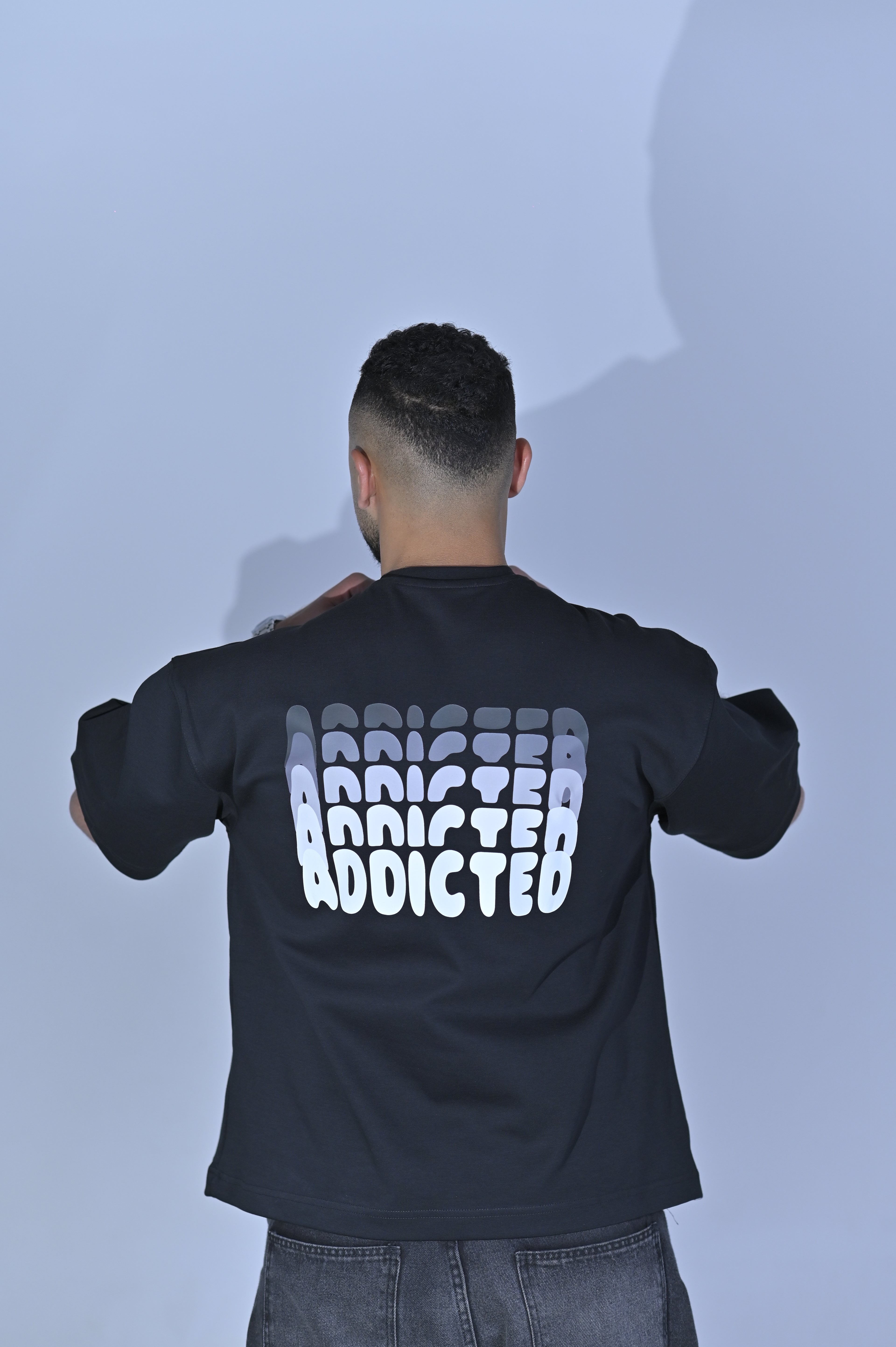Boxy fit Black Tee - Addicted Graphic