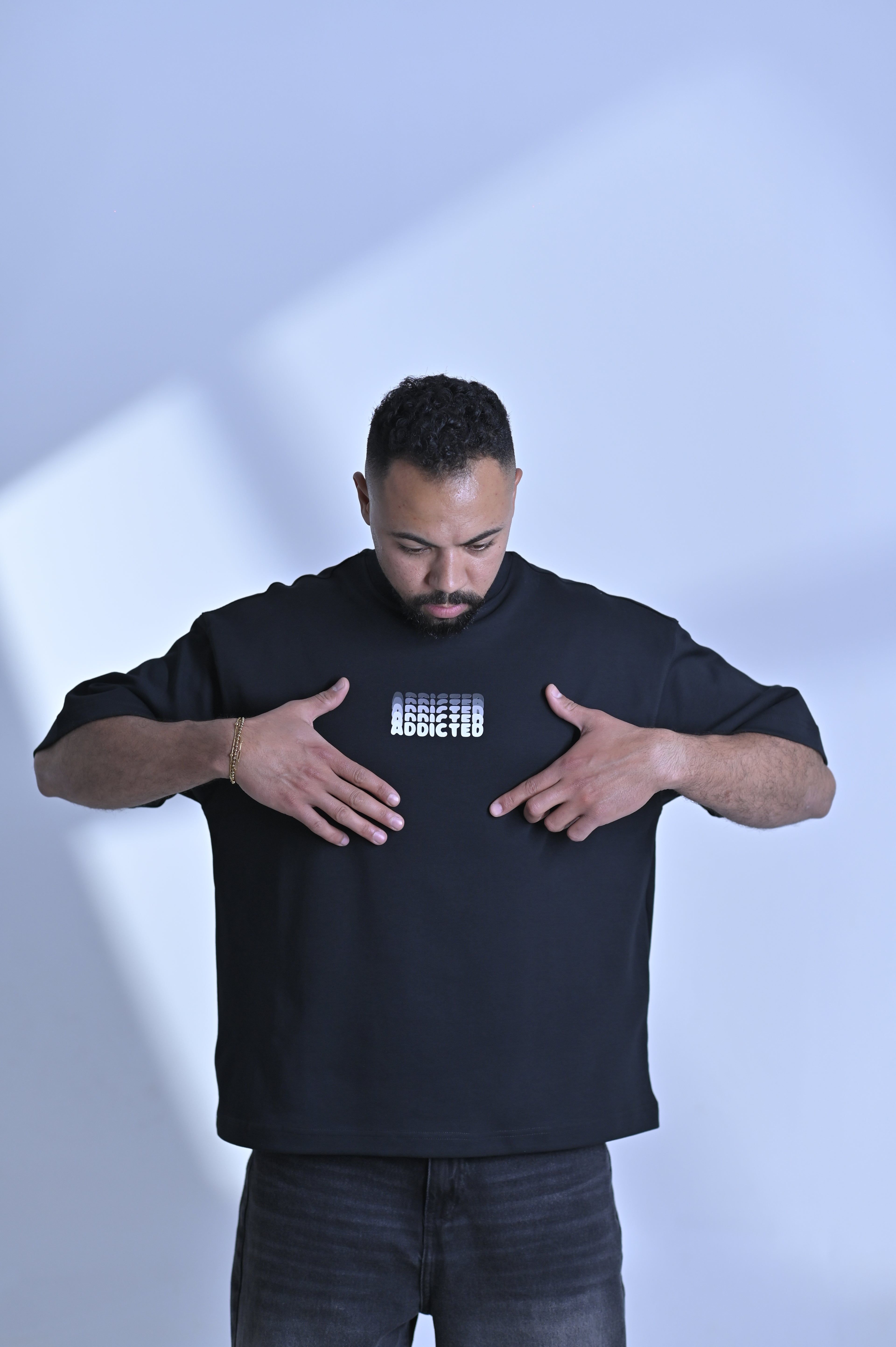 Boxy fit Black Tee - Addicted Graphic